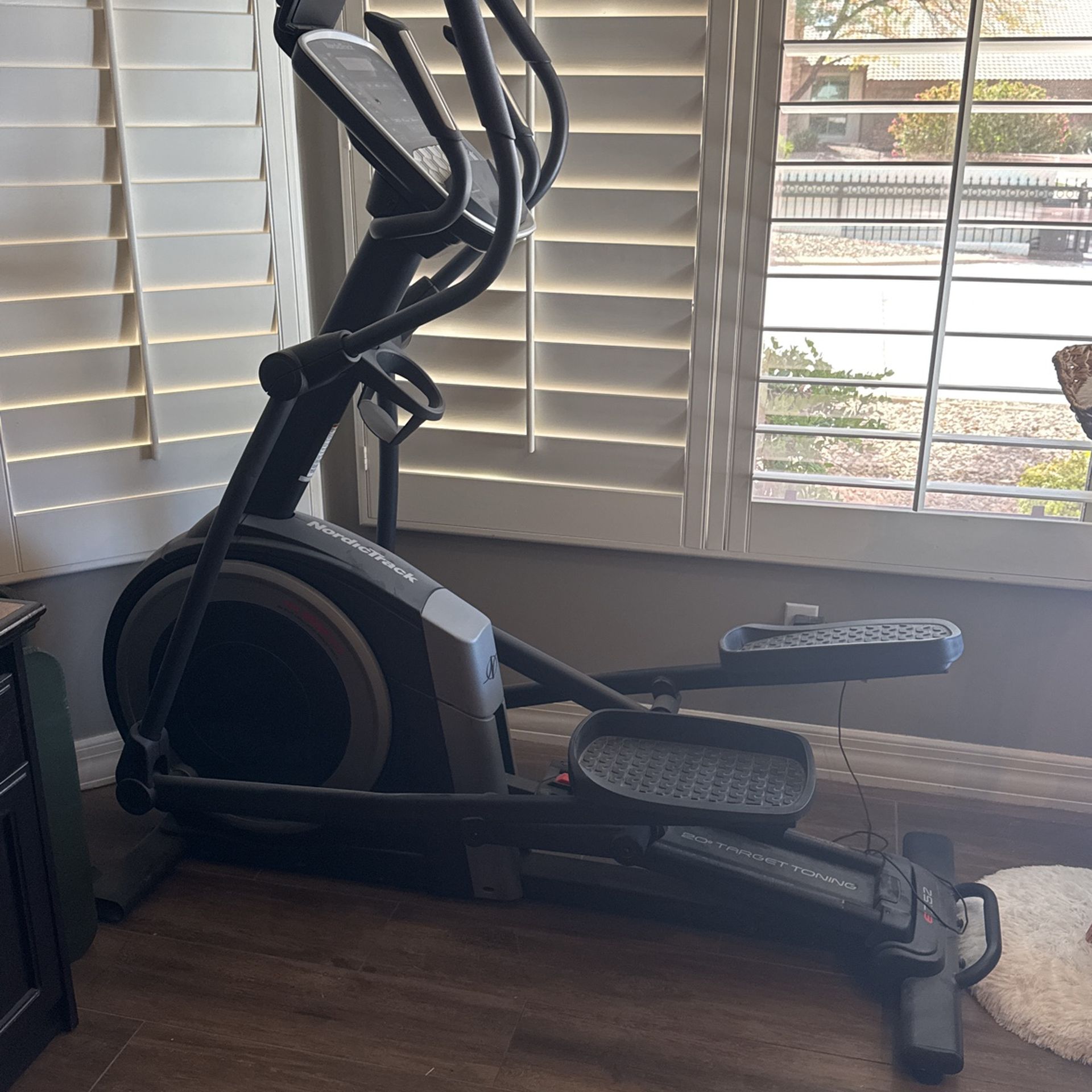 Nordictrack E7.5Z Elliptical Trainer