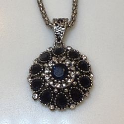 Natural blue crystal round pendant necklace