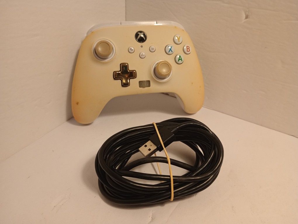 Xbox One Power A corded controller