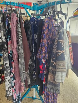 Clothes standing rack