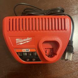 Milwaukee M12 Charger