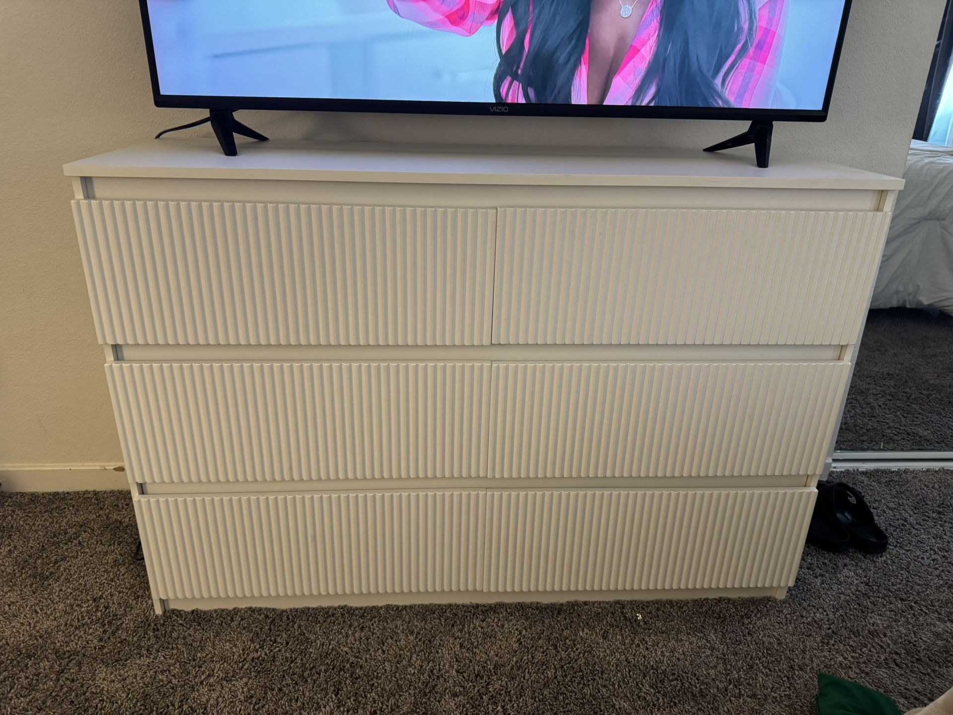 White Dresser 6 Drawer