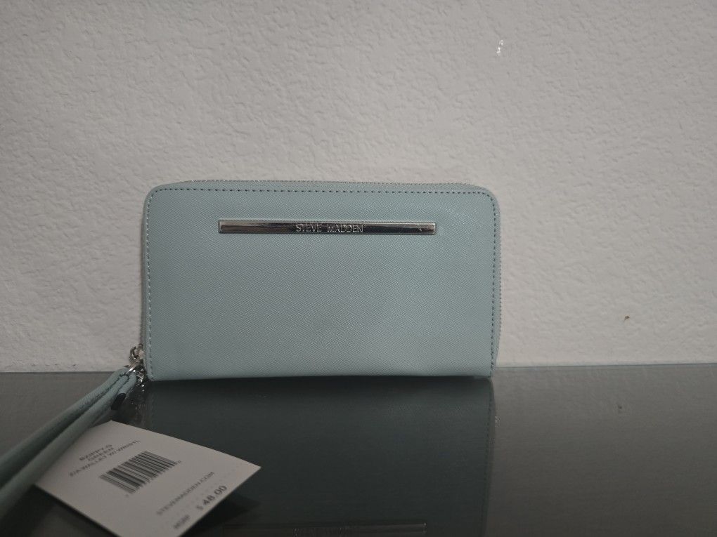 Steve Madden Wallet Pastel Green Wristlet Zipper W/card Slots