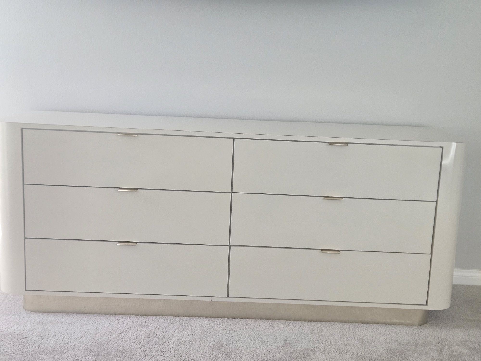 Bed Room Set, Dresser, 2 Night Tables, King Headboard