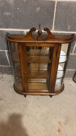 Curio cabinet