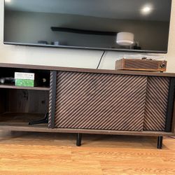 TV stand 
