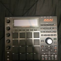 AKAI MPC STUDIO.  BLACK
