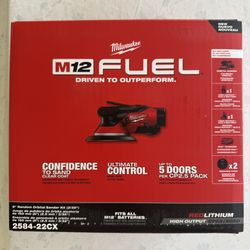 Milwaukee M12 Fuel 6” Random Orbital Sander Kit