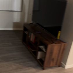 50’ 4K Smart Roku Tv