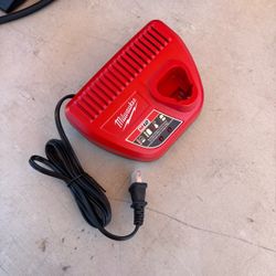 Milwaukee M12 Battery Charger