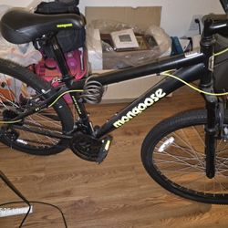 Mongoose Boys Mountain Bike 24 Inch