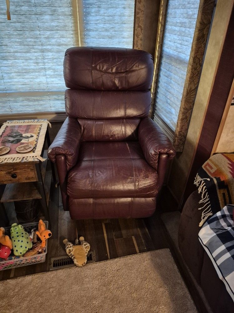 2 Lazy Boy Rocking Recliners
