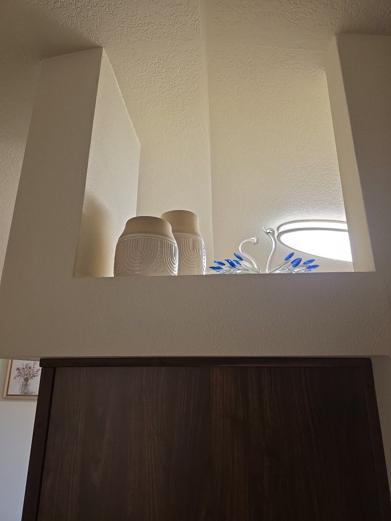 2 Decorative Vases For Indoor/outdoor