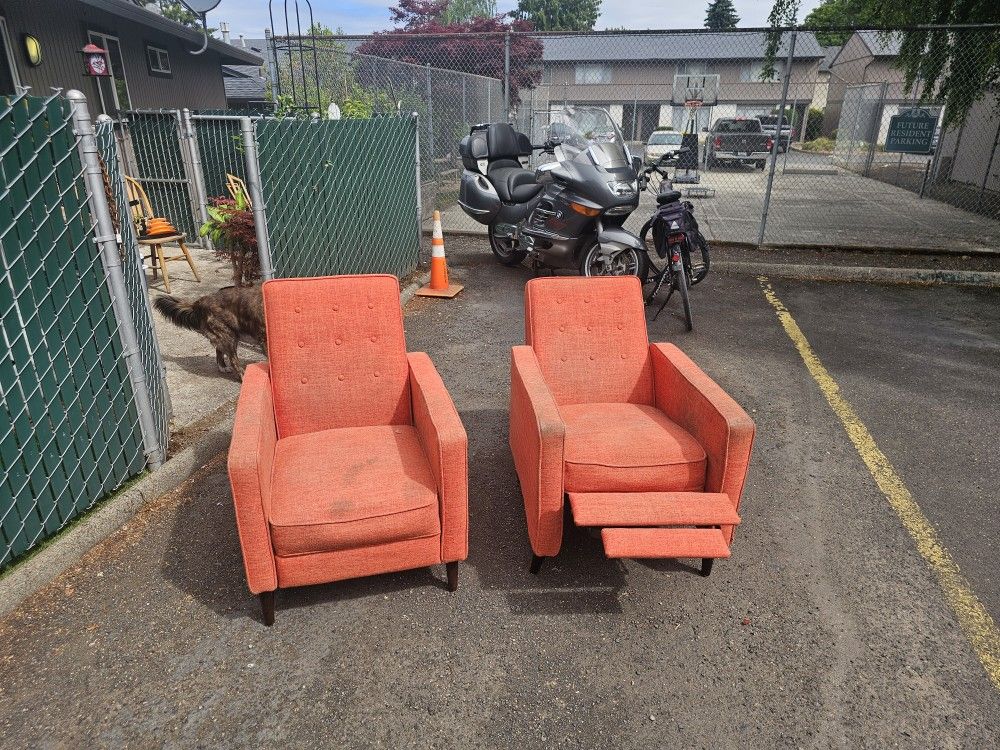 Recliner Chairs 