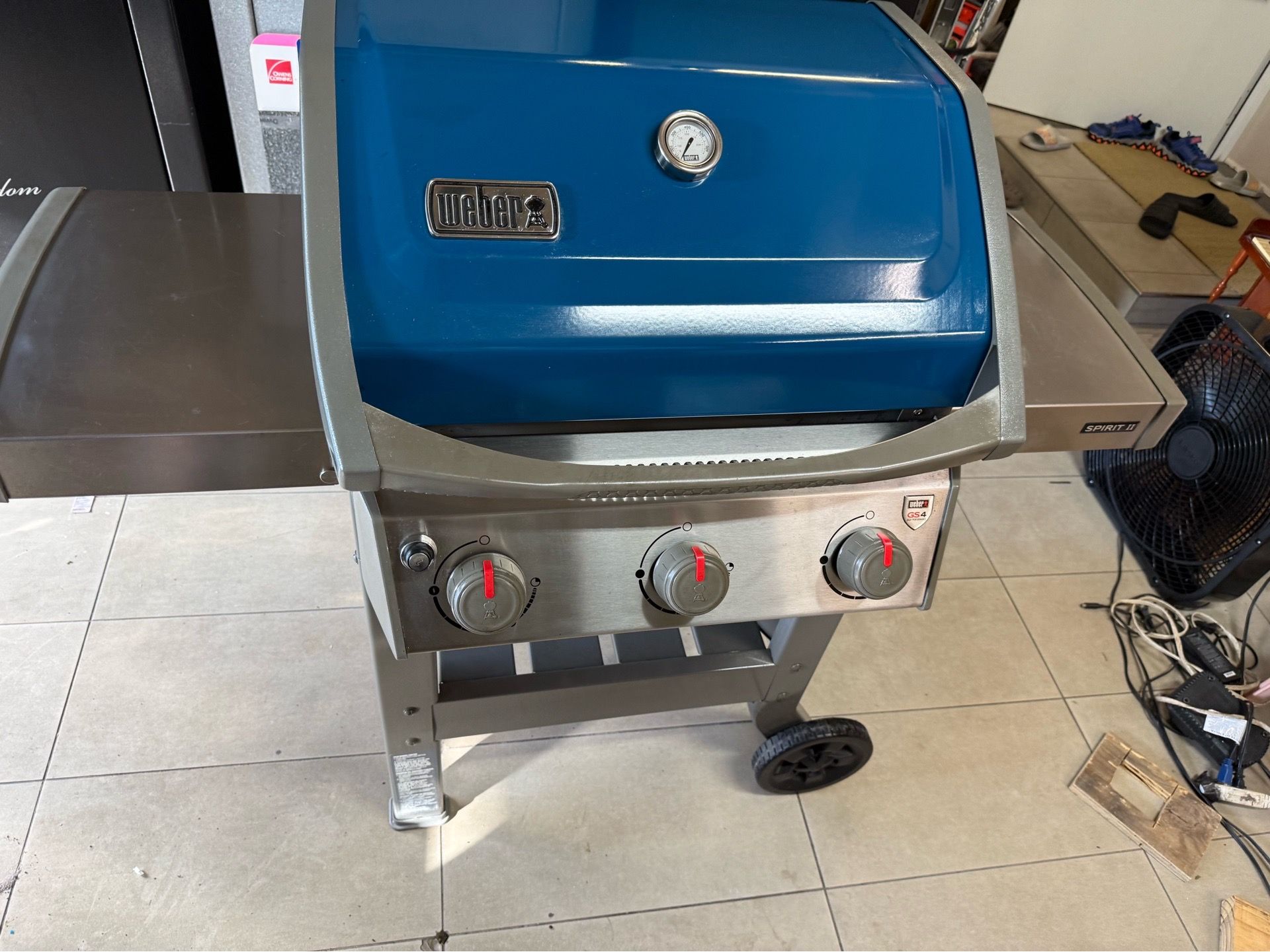 Weber grill - like brand new blue edition