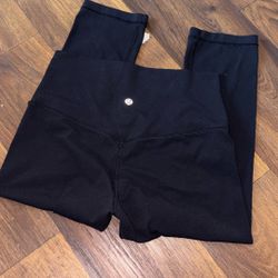 Lululemon size 6