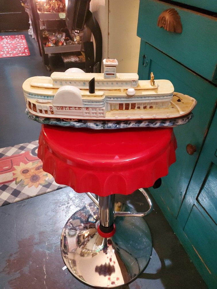 Vintage Robert E. Lee Steamboat Decanter