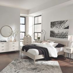 Socalle - Queen Bedroom Set 5 Pc. Dresser, Panel Platform Bed, 2 Nightstands🚨Finance&Delivery Available