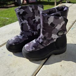 Boys Size 13 Snow Boots