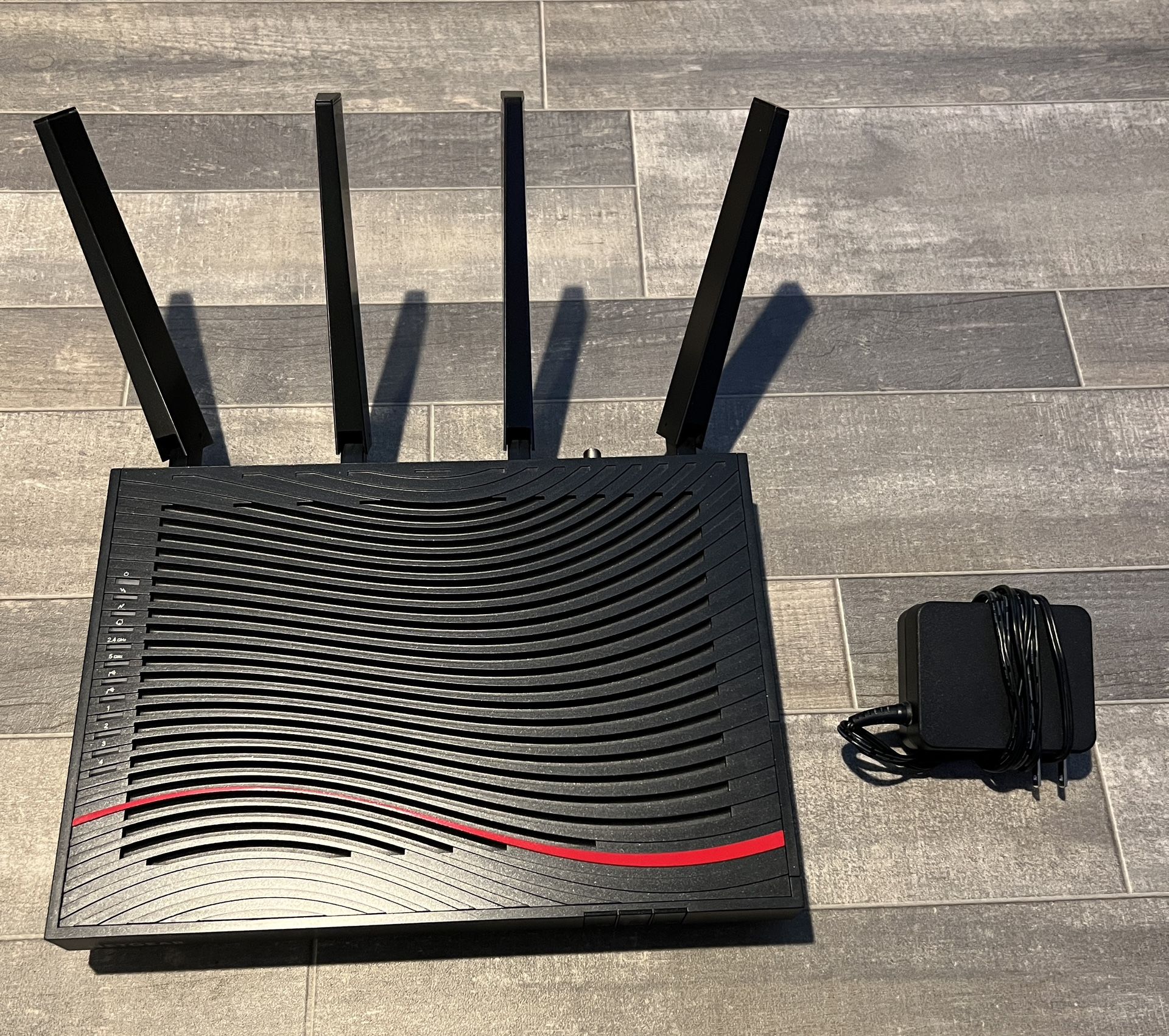 CABLE MODEM/ROUTER NETGEAR - Nighthawk AC3200 Wi-Fi Router with DOCSIS 3.1
