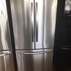 Kitchen Aid French Door Refrigerator Water And Ice Make In Side Wide 30”