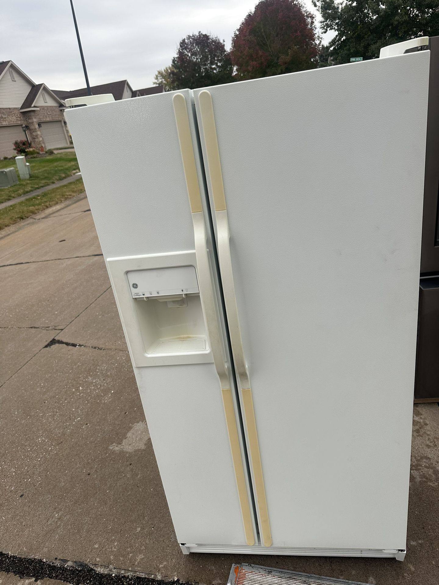 Profile Refrigerator 