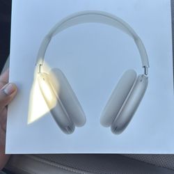 Brand new Airpod pro maxes white