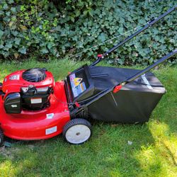 Troy-Bilt Lawn Mower With Bag Runs Great 