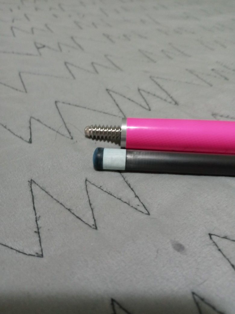 Pink Cue/ Carbon Fiber Shaft