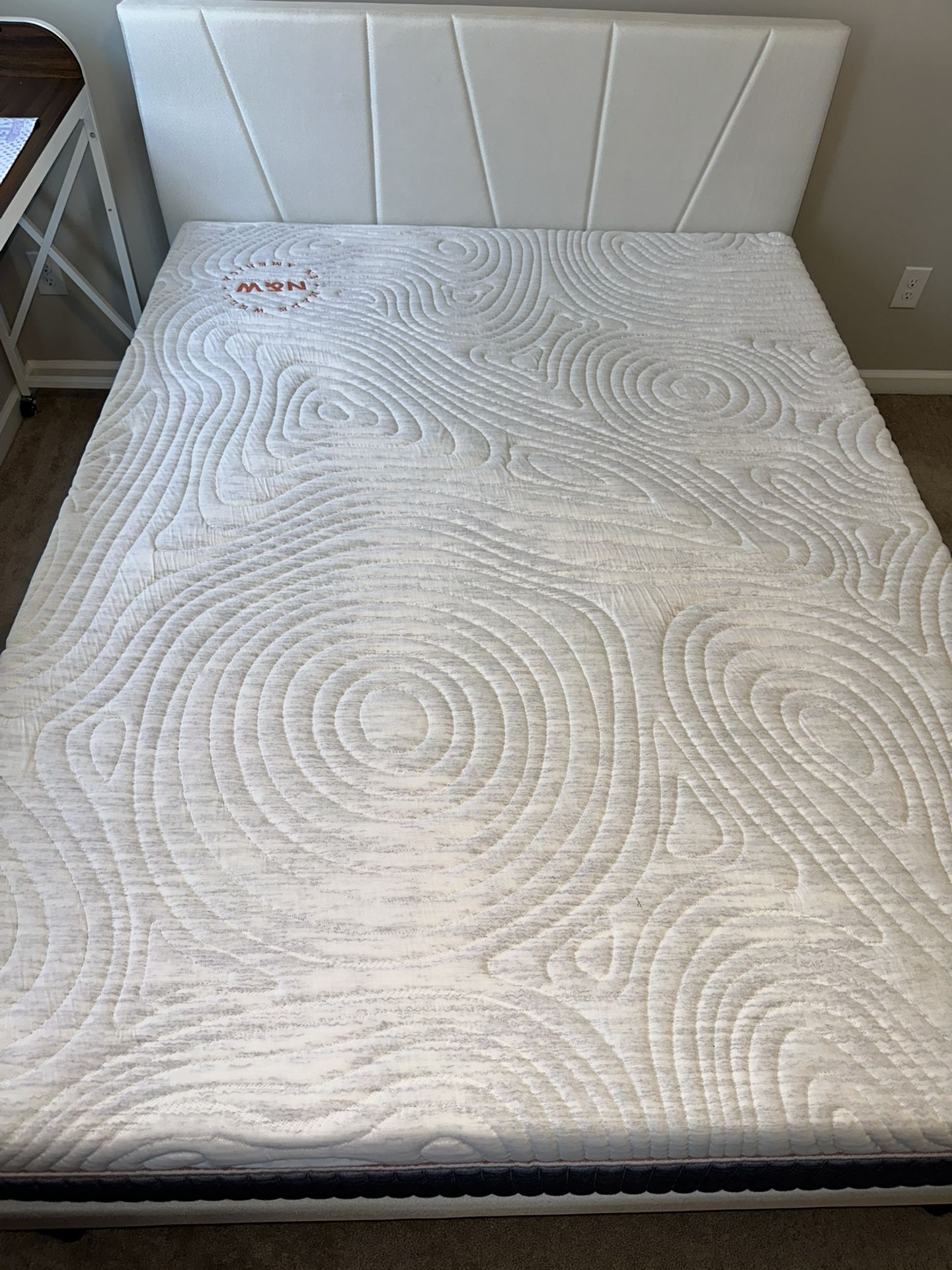 Queen Mattress (Nest & Wild)