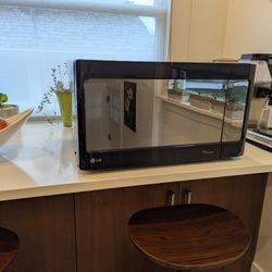 LG Microwave With Mirror Door 