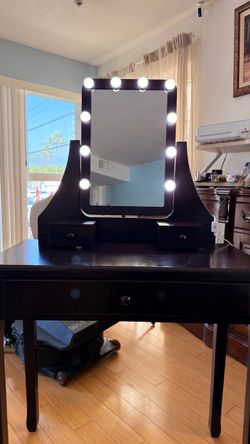 Vanity Desk with Lighted Mirror