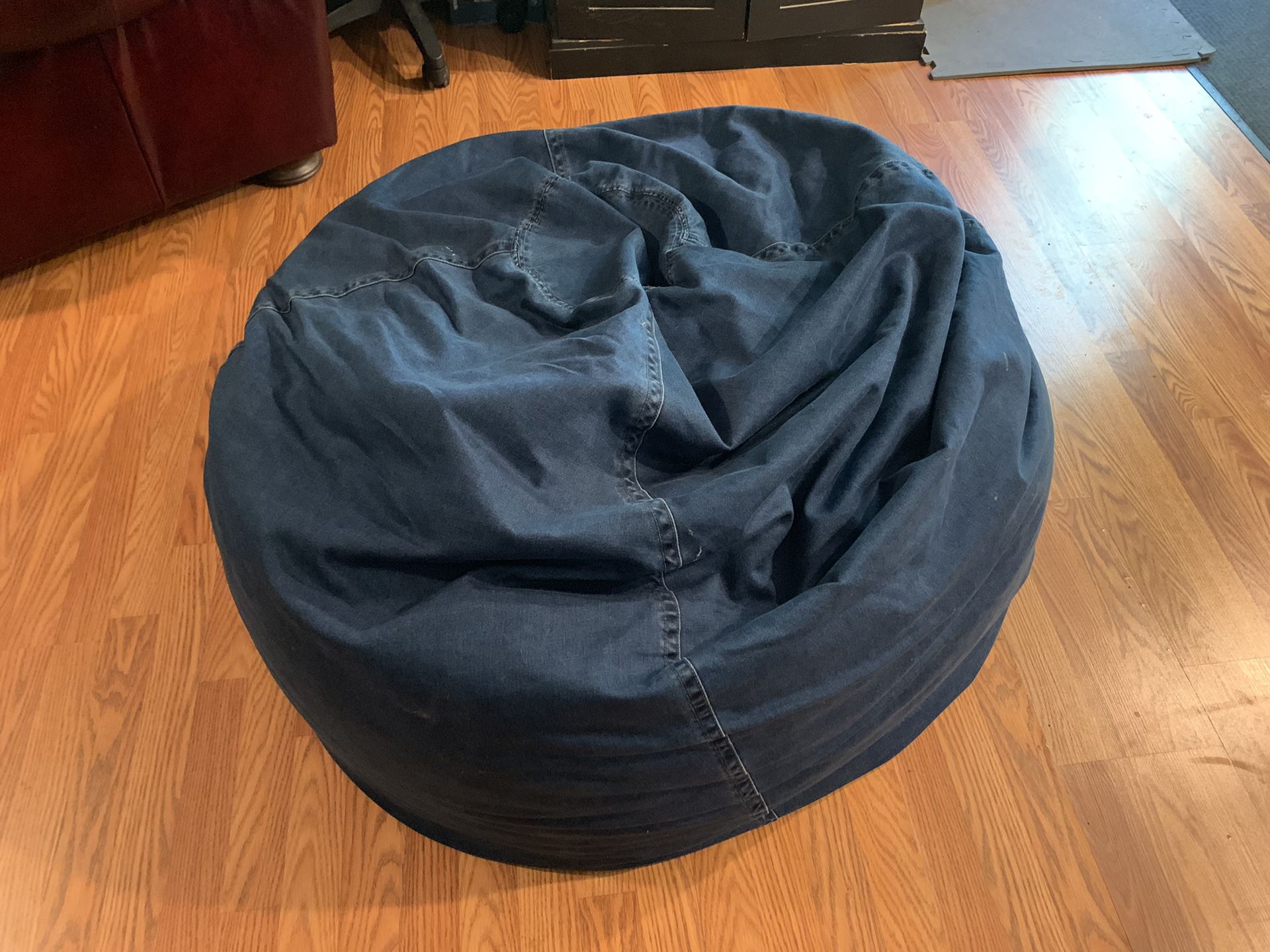 2 large oversized bean bags in great condition