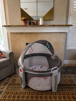 New/Never Used Fisher-Price Portable Bassinet On-The-Go Baby Dome