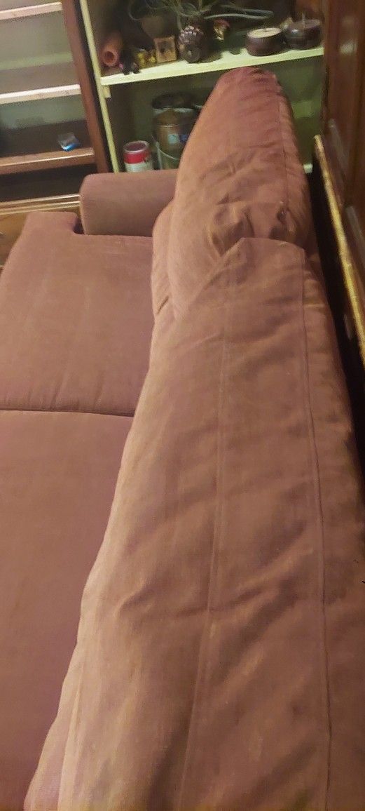 Mathis Brothers Sleep  Couch Excellent condition very comfortable new mattress hardly ever used can deliver Okc  city area $30