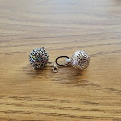 Pendants 