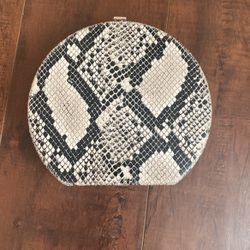 Womens Faux Snake Skin Clutch 