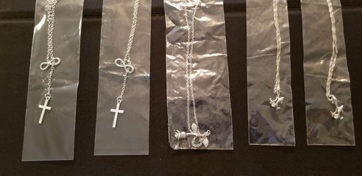 Pretty necklaces 9k silver