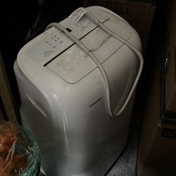 Toshiba Portable 6000 BTU Air conditioner 