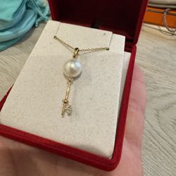 18k Yellow Gold Key Necklace With Pearl And Diamonds