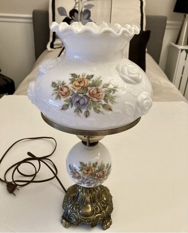 Vintage Fenton White Puffy Rose Electric Hurricane Lamp
