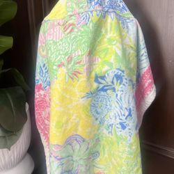 Lilly Plitizer Kids towel Gently preloved  Light yellow stain please see photos