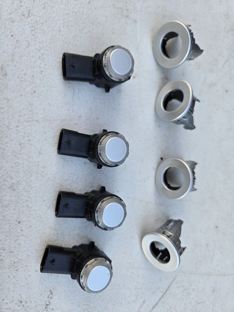 2020-2024 Chevrolet Silverado GMC Sierra Back-UP Sensor and Grommet