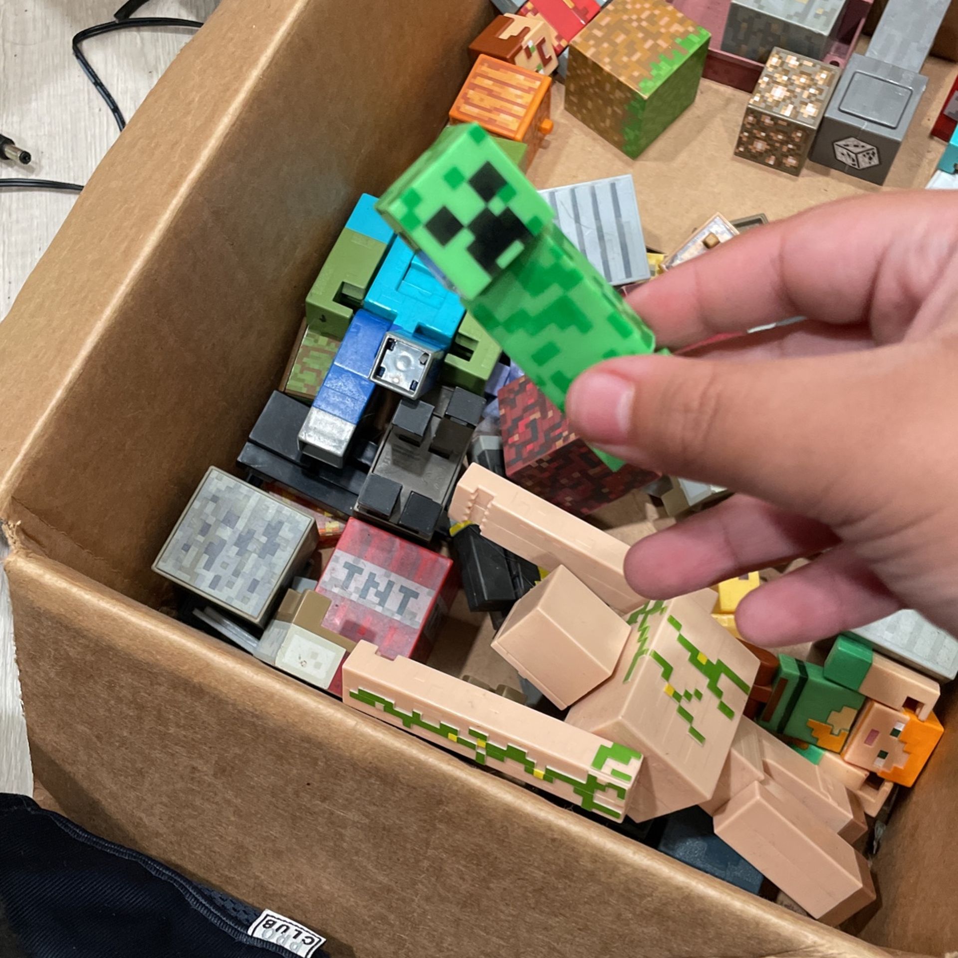 Minecraft & ROBLOX Toys for Sale in Huntington Beach, CA - OfferUp