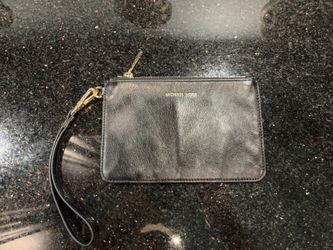 Michael Kors Women's Jet Set Travel Large Pebbled Leather Wristlet Black 8x5”