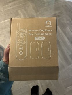 Wireless fence/training dog collars