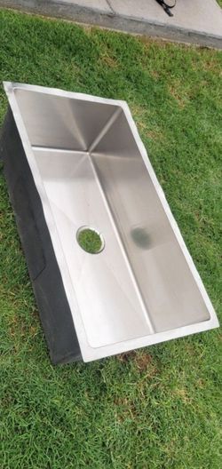 $30 - Single Bowl Stainless Steel Sink 30x18x10 