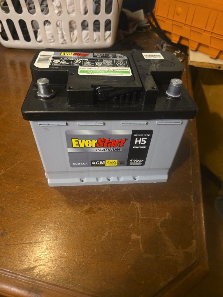 12 VOLT EverStart H5   AGM Platinum Battery 