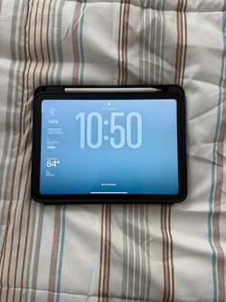 ipad a16 128GB (comes with case and pen)