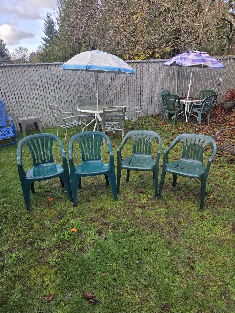 4 Patio Chairs